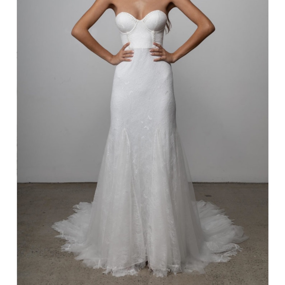Grace Loves Lace Filamena Wedding Gown - Picture 3 of 16